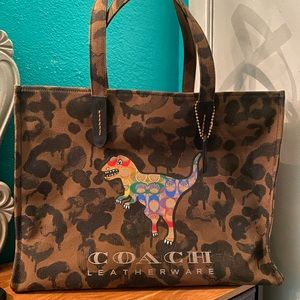 Tote 42 With Rainbow Signature Rexy